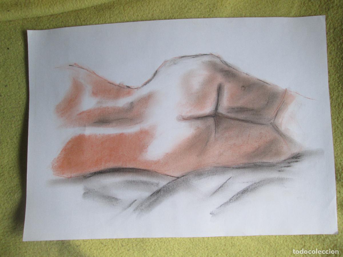 Otros objetos de arte: DESNUDO -CARBONCILLO MIXTO - Foto 1