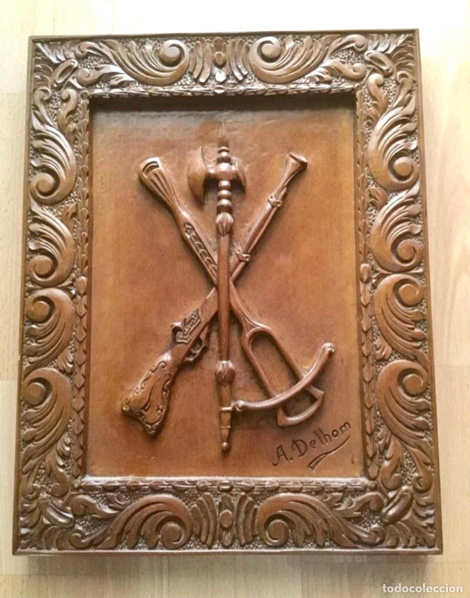 Otros objetos de arte: Cuadro. Emblema de la Legi&oacute;n. Madera de Nogal - Foto 1