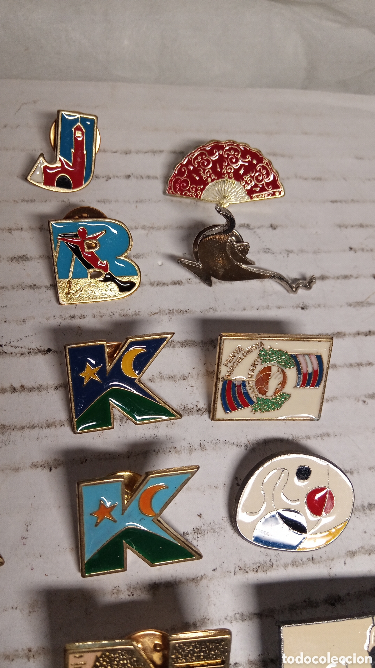 Otros objetos de arte: lote 23 pins vintage - Foto 8
