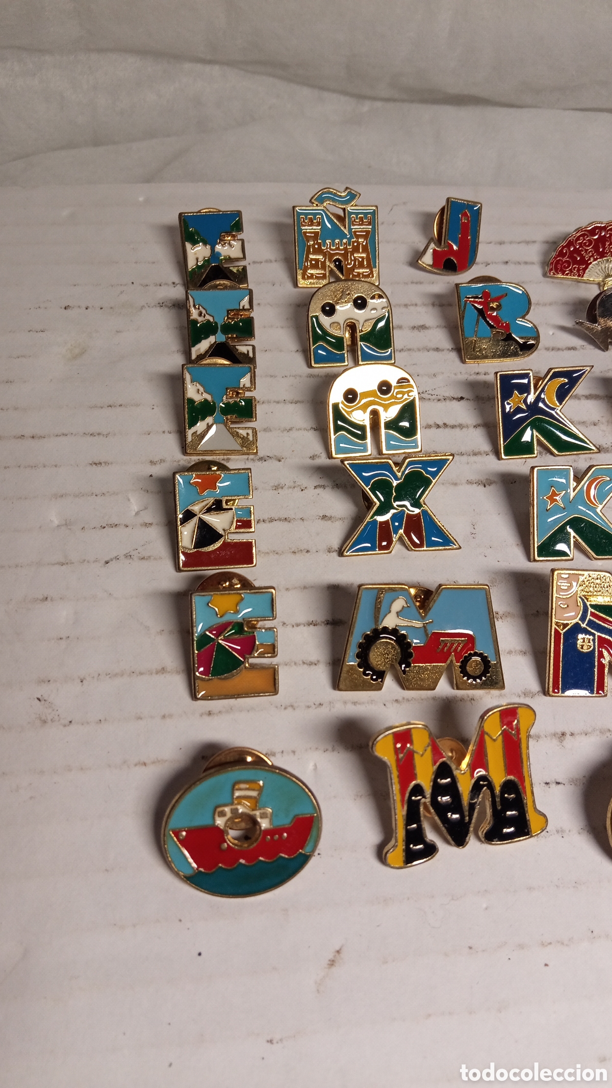 Otros objetos de arte: lote 23 pins vintage - Foto 11