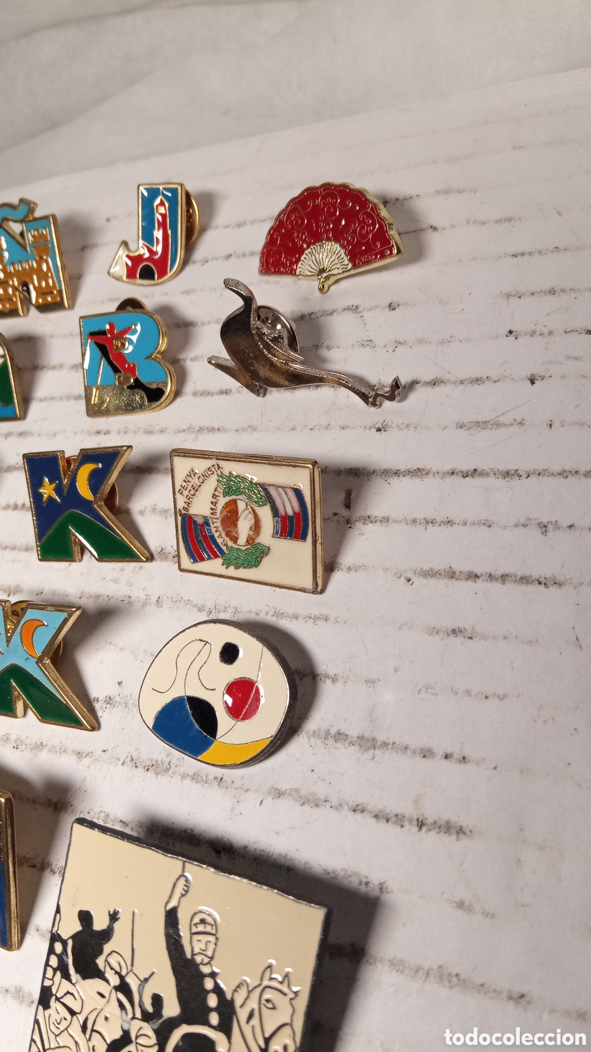 Otros objetos de arte: lote 23 pins vintage - Foto 7