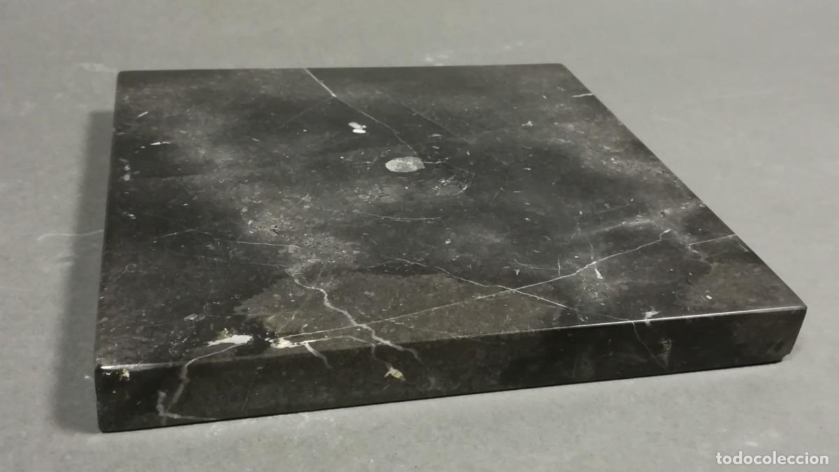 Otros objetos de arte: BASE MARMOL NEGRO MARKINA CUADRADA - Foto 2