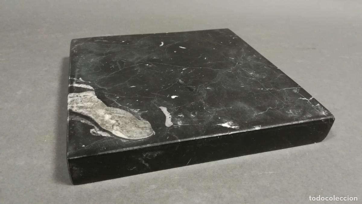 Otros objetos de arte: BASE CUADRADA DE MARMOL DE MARKINA COLOR NEGRO - Foto 1