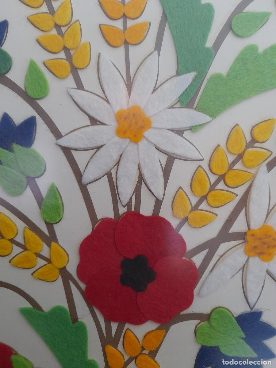Otros objetos de arte: Cuadro de flores silvestres realizadas en pa&ntilde;o - Foto 2