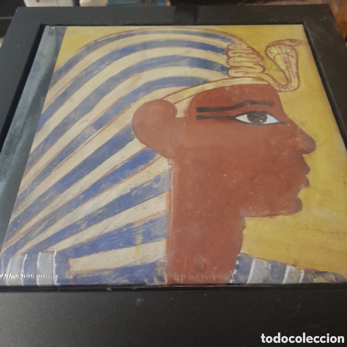 Otros objetos de arte: Joyas del arte. Precintados. Libros ( Sin DVDs). - Foto 1
