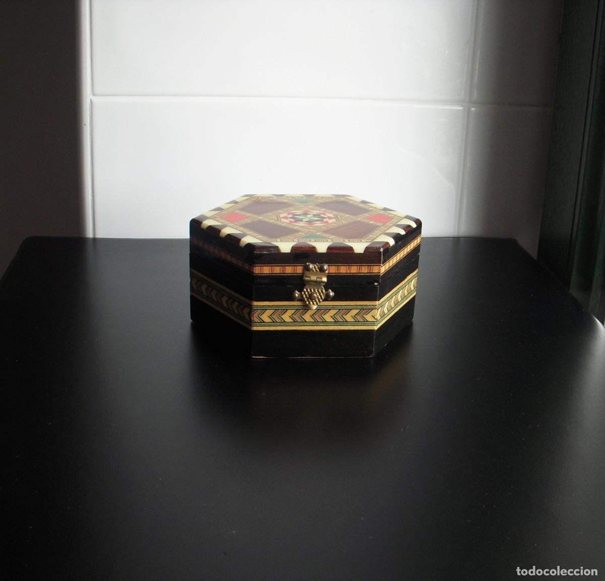 Otros objetos de arte: CAJA DE TARACEA GRANADINA - Foto 1