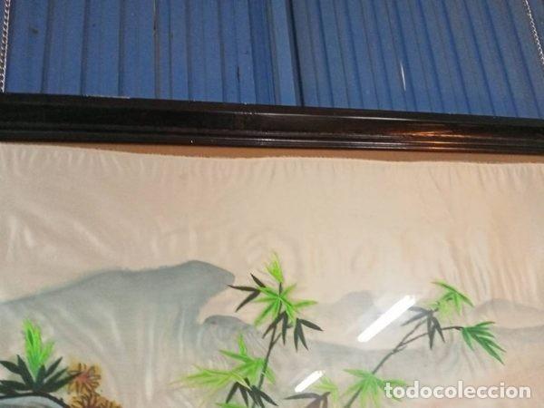 Otros objetos de arte: CUADRO BORDADO SOBRE SEDA - Foto 4