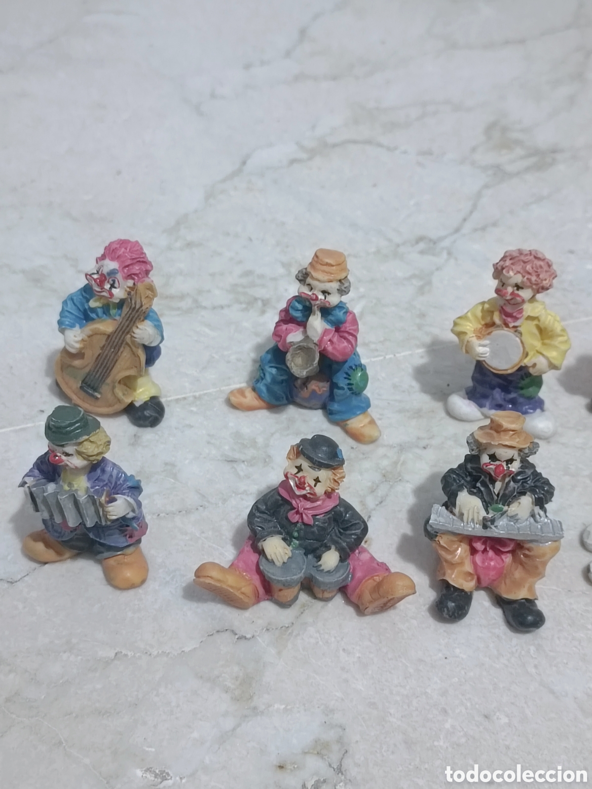 Otros objetos de arte: Orquesta payasos miniaturas - Foto 2
