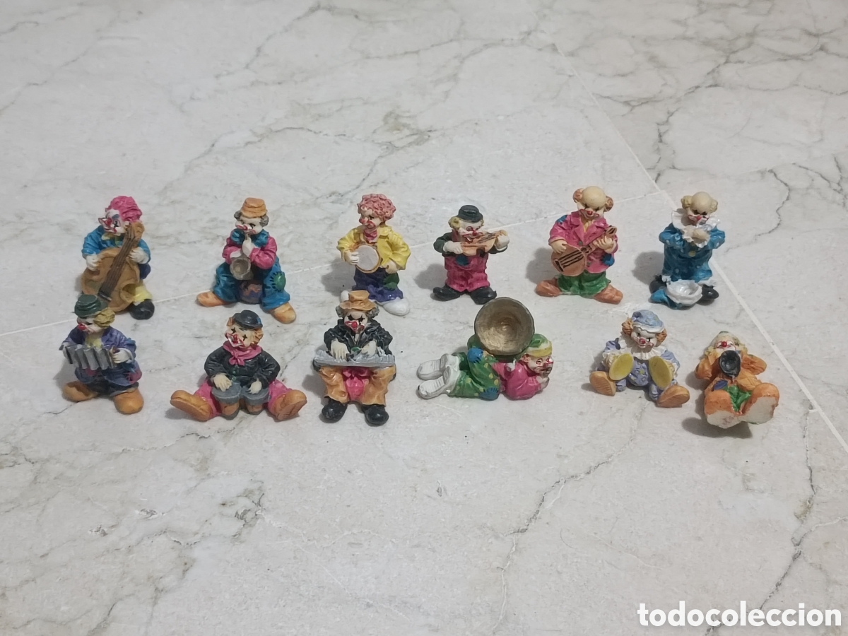 Otros objetos de arte: Orquesta payasos miniaturas - Foto 1
