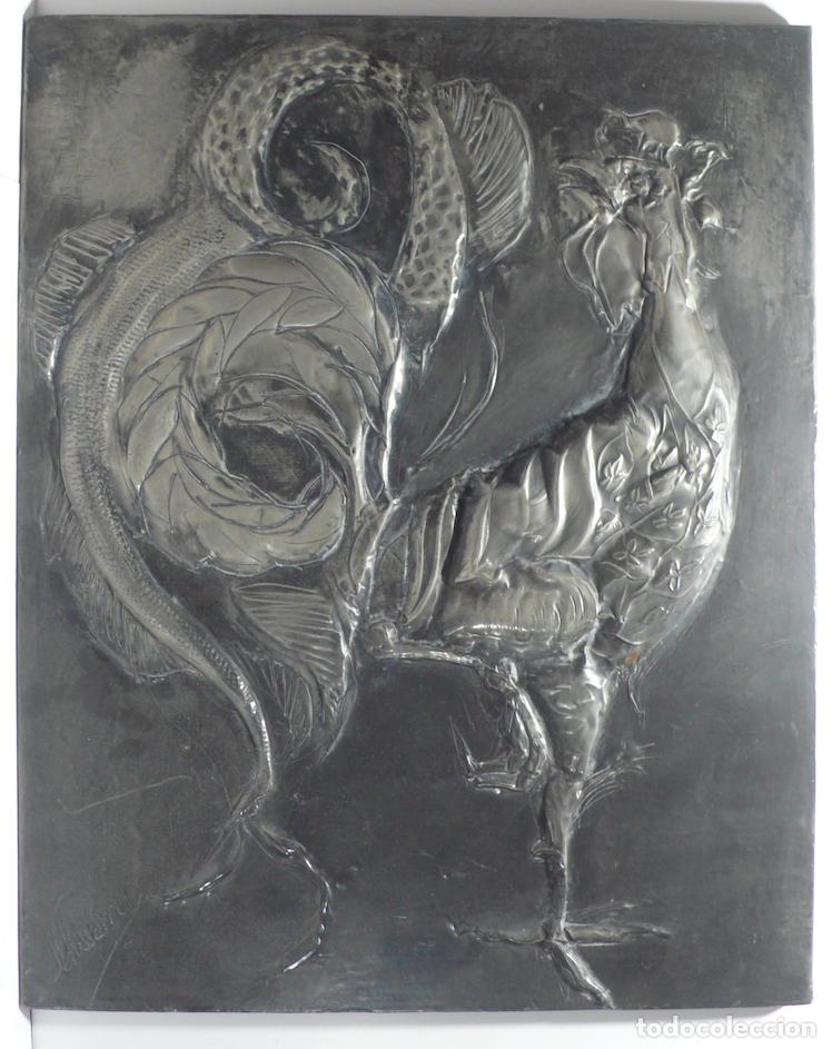 Otros objetos de arte: RELIEVE EN ESTA&Ntilde;O DE GALLO - Foto 1