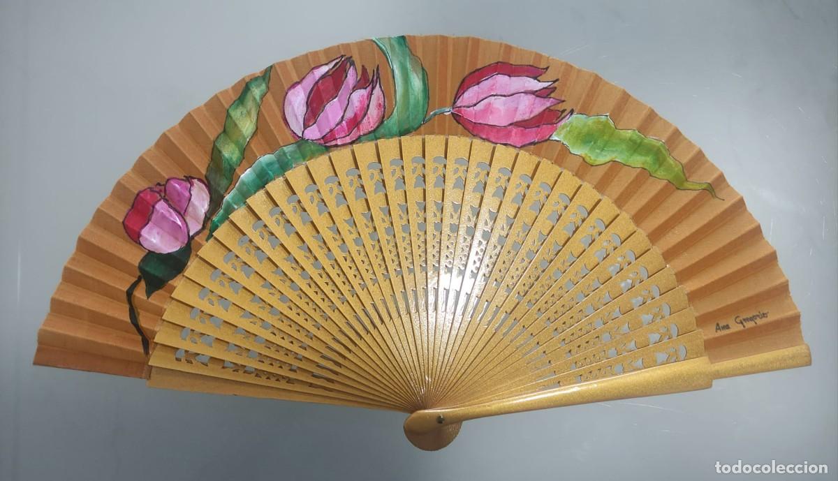 Otros objetos de arte: MAGN&Iacute;FICO ABANICO DECORADO A MANO - Foto 1