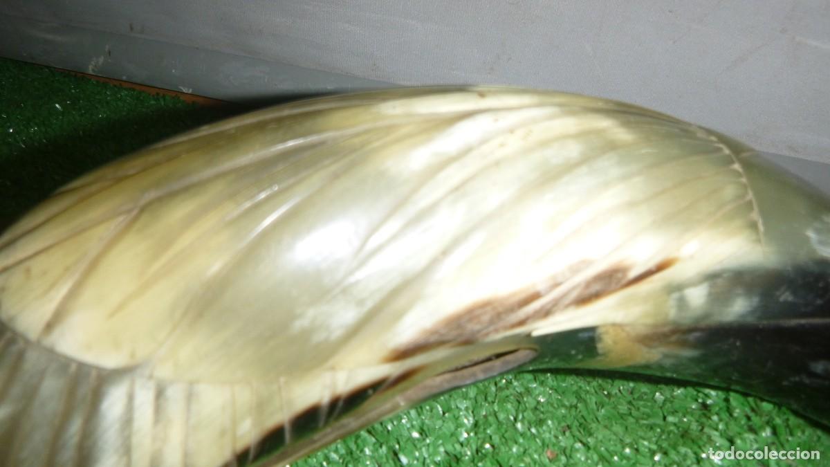 Otros objetos de arte: CUERNA TALLADA CUERPO DE AVE ACUATICA - Foto 3