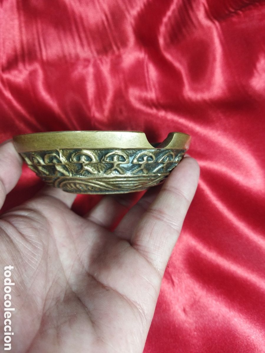 Otros objetos de arte: Cenicero de bronce firmado - Foto 2