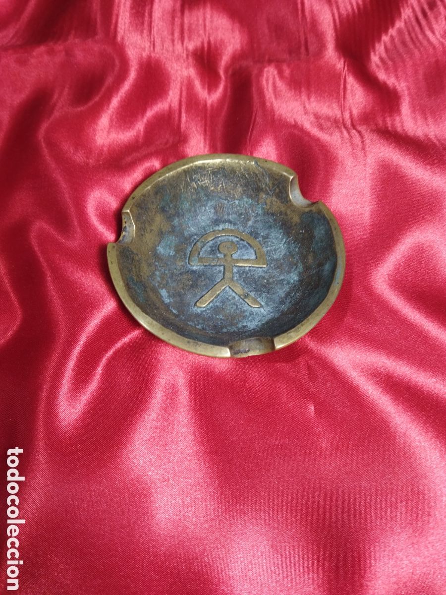 Otros objetos de arte: Cenicero de bronce firmado - Foto 1