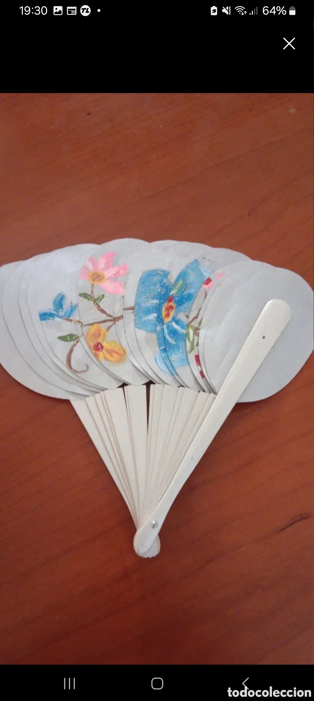 Otros objetos de arte: Abanico de p&eacute;talos pintado a mano - Foto 2