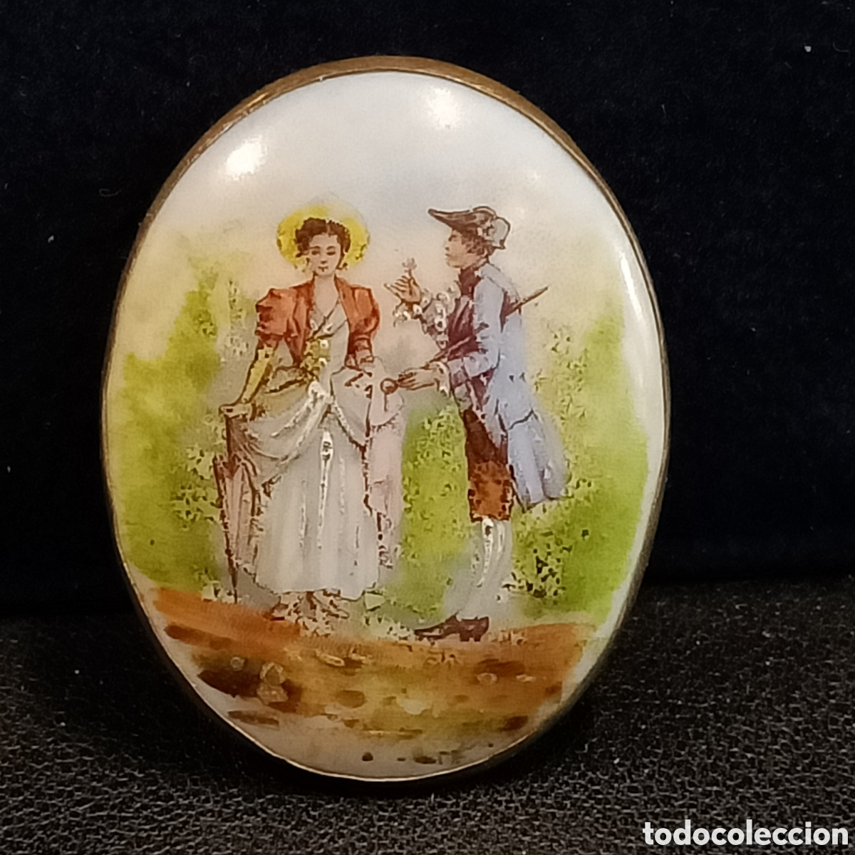 Otros objetos de arte: Esmalte antiguo con escena rom&aacute;ntica. - Foto 1