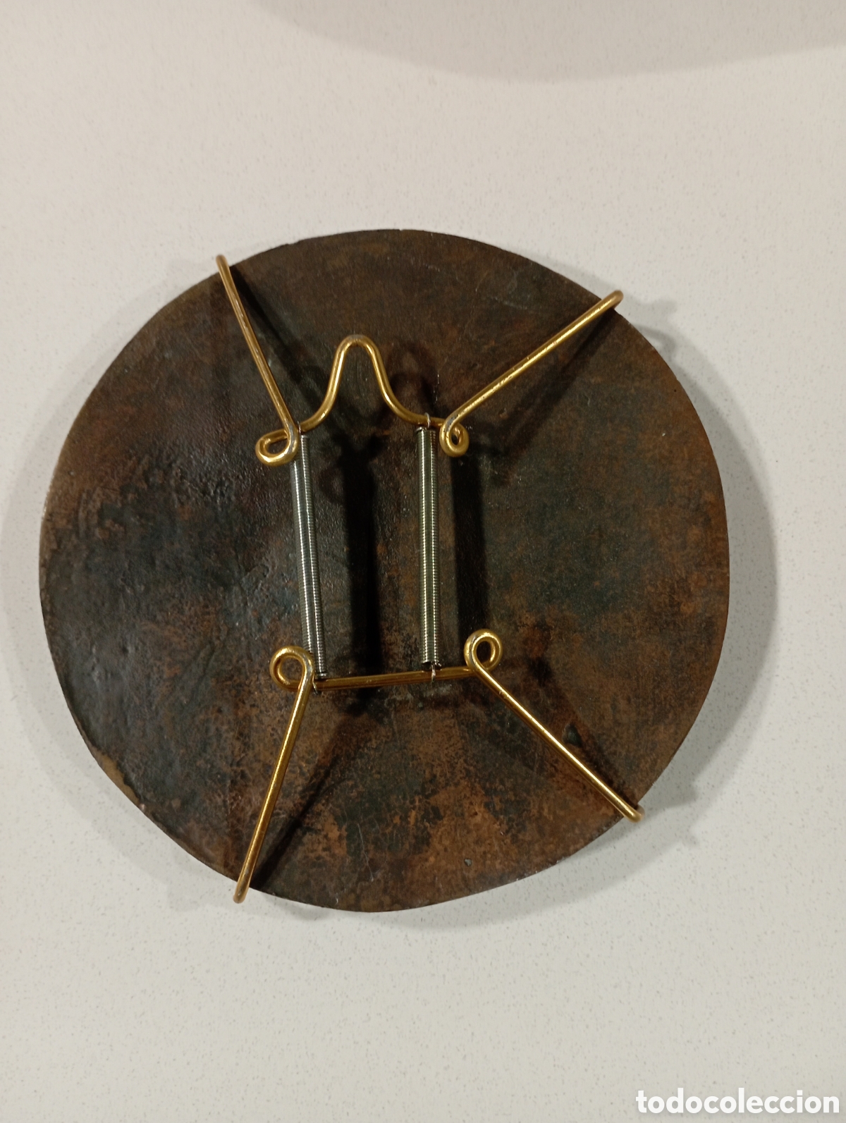 Otros objetos de arte: Plato bronce decorativo con relieve de mujer - Foto 2