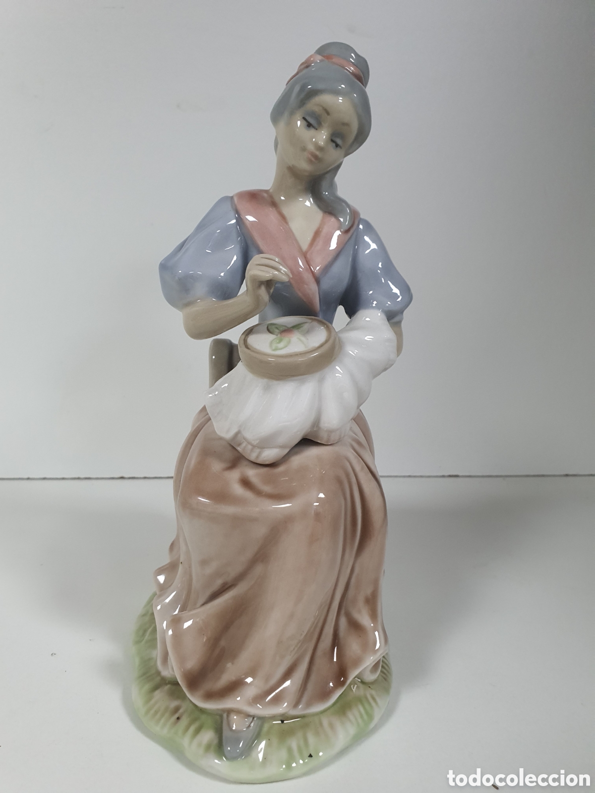 Otros objetos de arte: Figura porcelona tengra - Foto 1