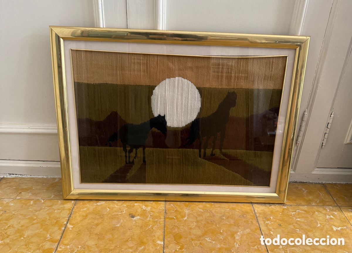 Otros objetos de arte: CUADRO BORDADO EN LANA. Escena caballos - Foto 3