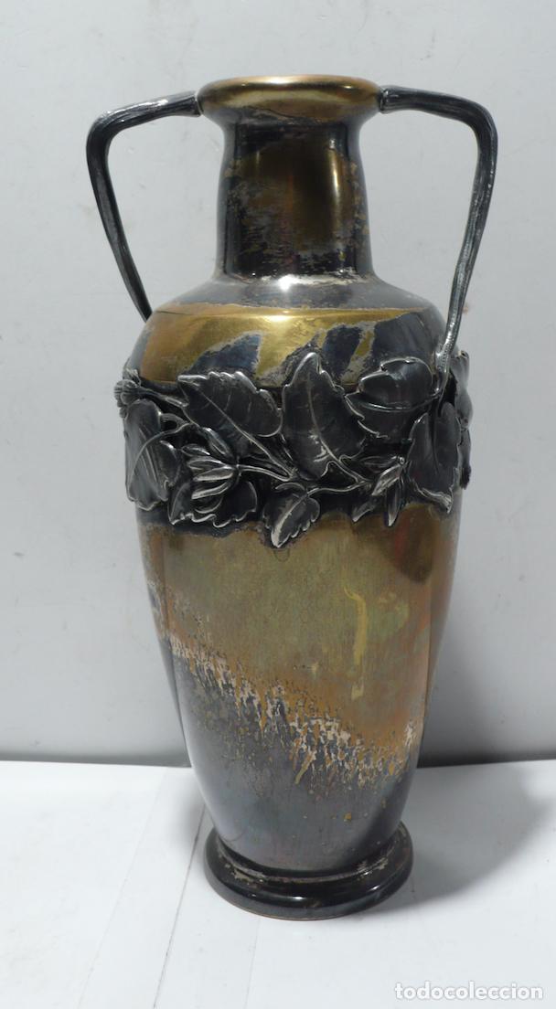 Otros objetos de arte: JARRA MODERNITA EN METAL - Foto 2