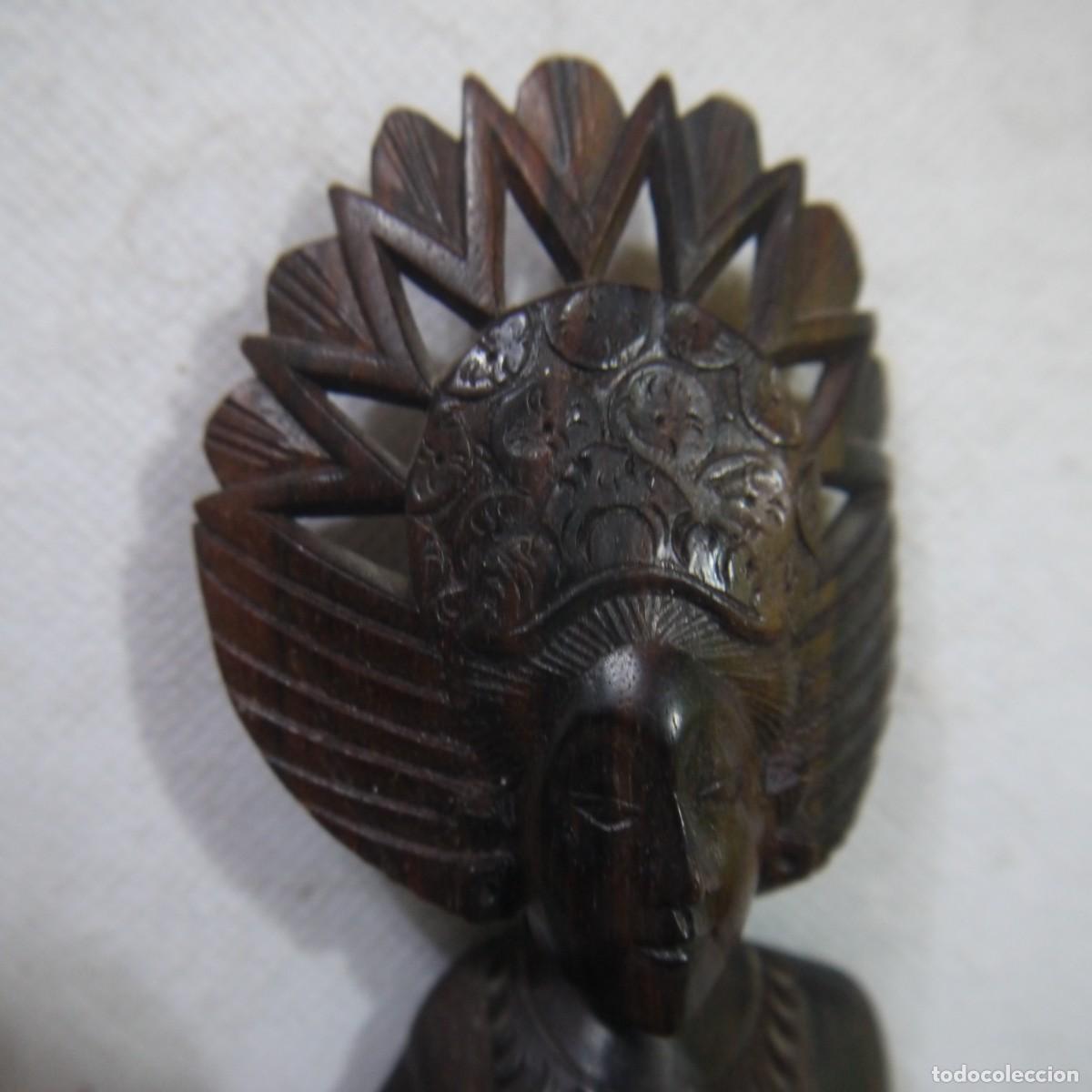 Otros objetos de arte: FIGURA DE MUJER TALLADA EN MADERA - Foto 2