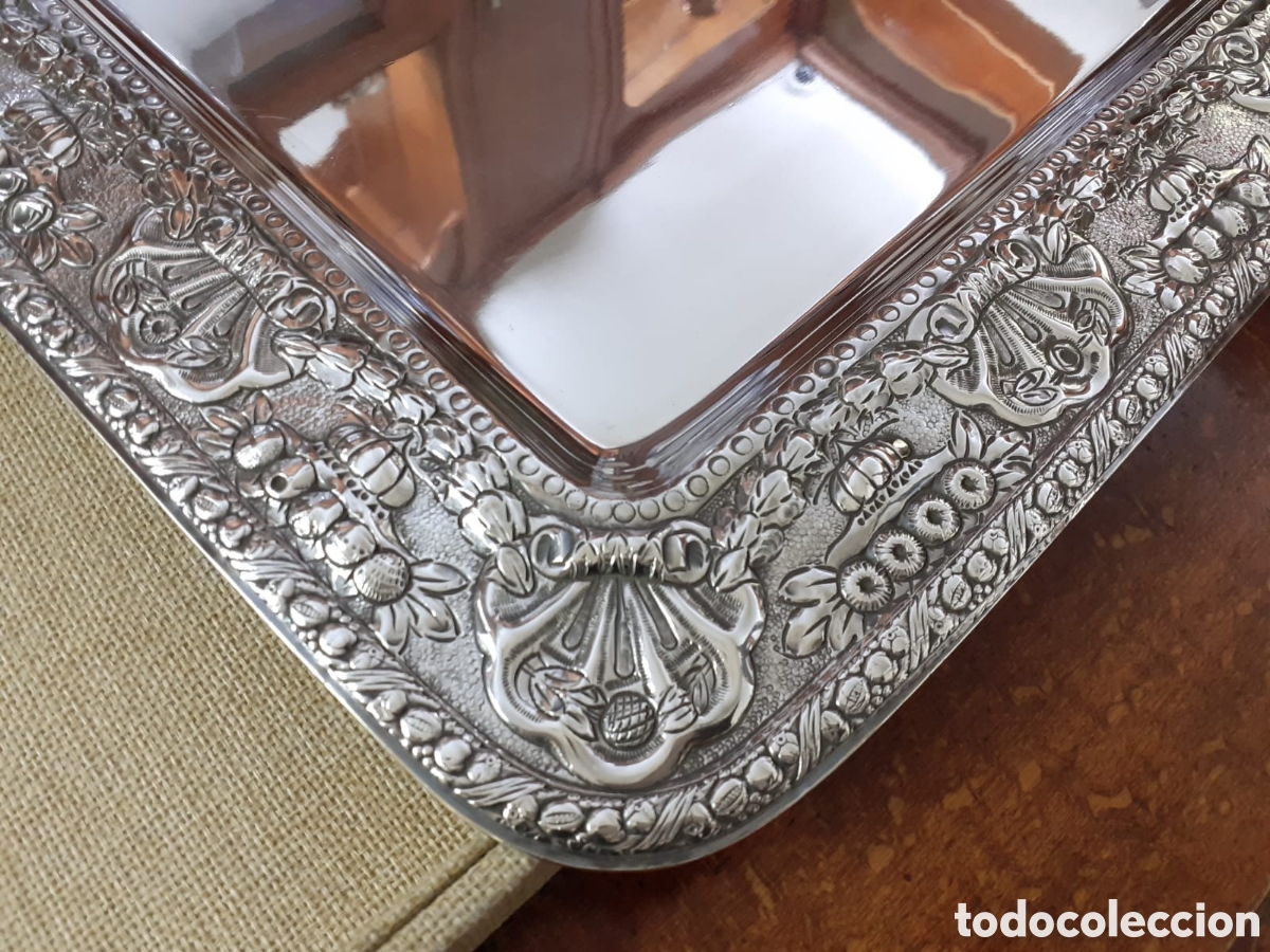 Otros objetos de arte: Bandeja de plata con bordes de granadas - Foto 1