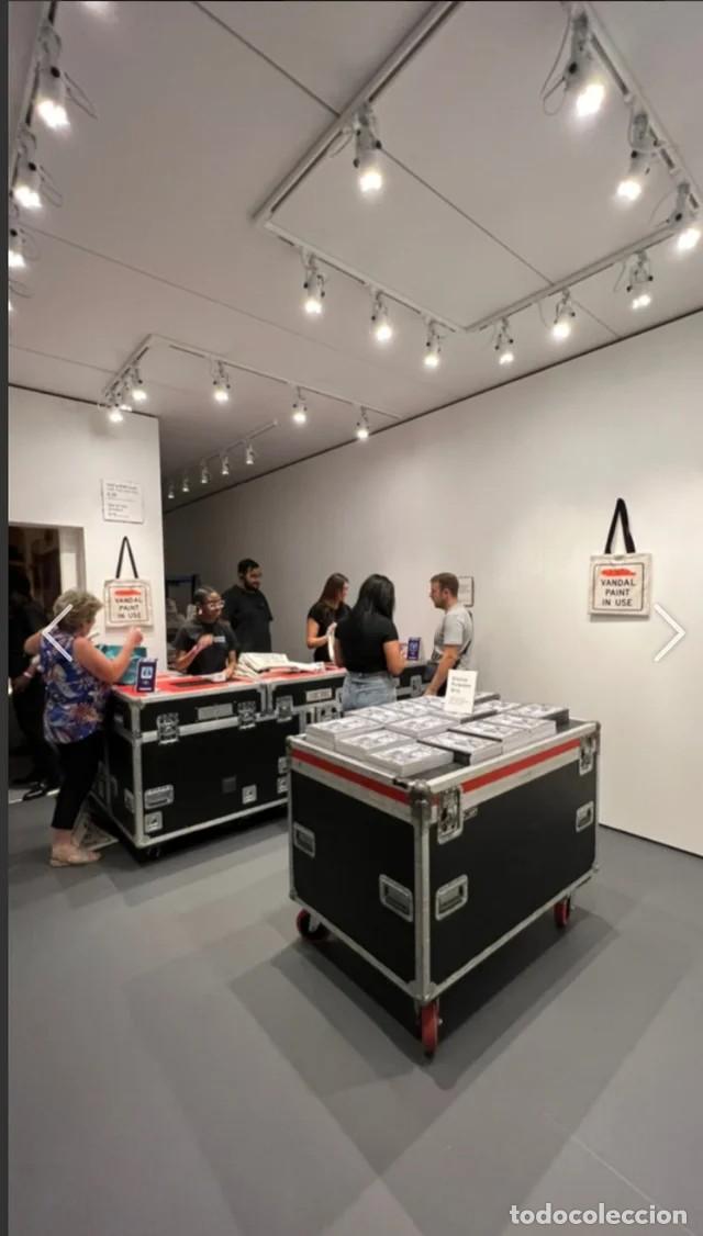 Otros objetos de arte: Banksy Cut and Run pack original - Foto 9
