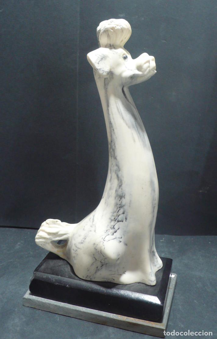 Otros objetos de arte: PEQUE&Ntilde;O PERRO EN MARMOLINA - Foto 1