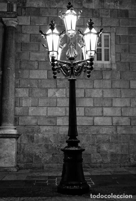Otros objetos de arte: Farola Pla&ccedil;a Sant Jaume (Barcelona) - Foto 1