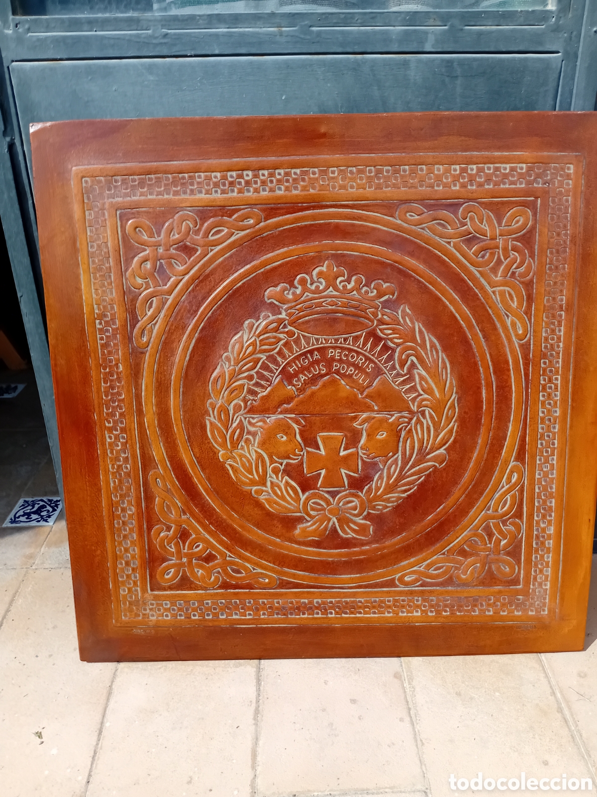 Otros objetos de arte: CORDOBAN ESCUDO DE VETERINARIA - Foto 1