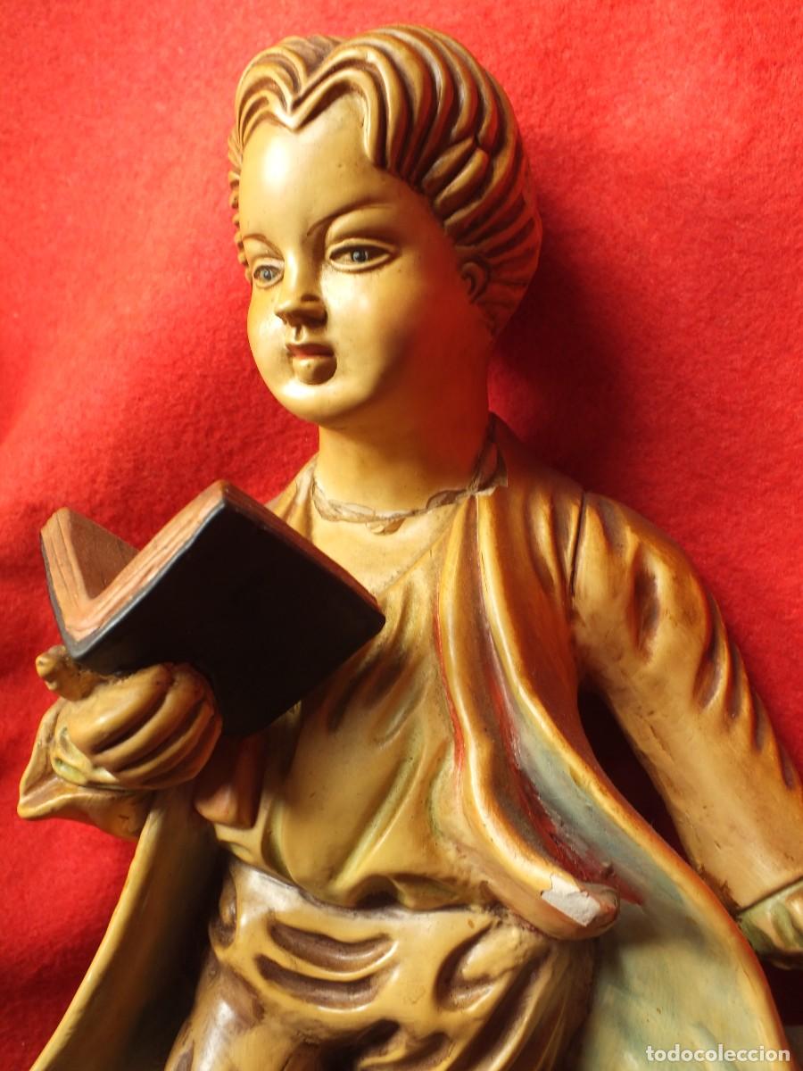 Otros objetos de arte: FIGURA ESTUCADA DE UN NI&Ntilde;O LEYENDO - Foto 4