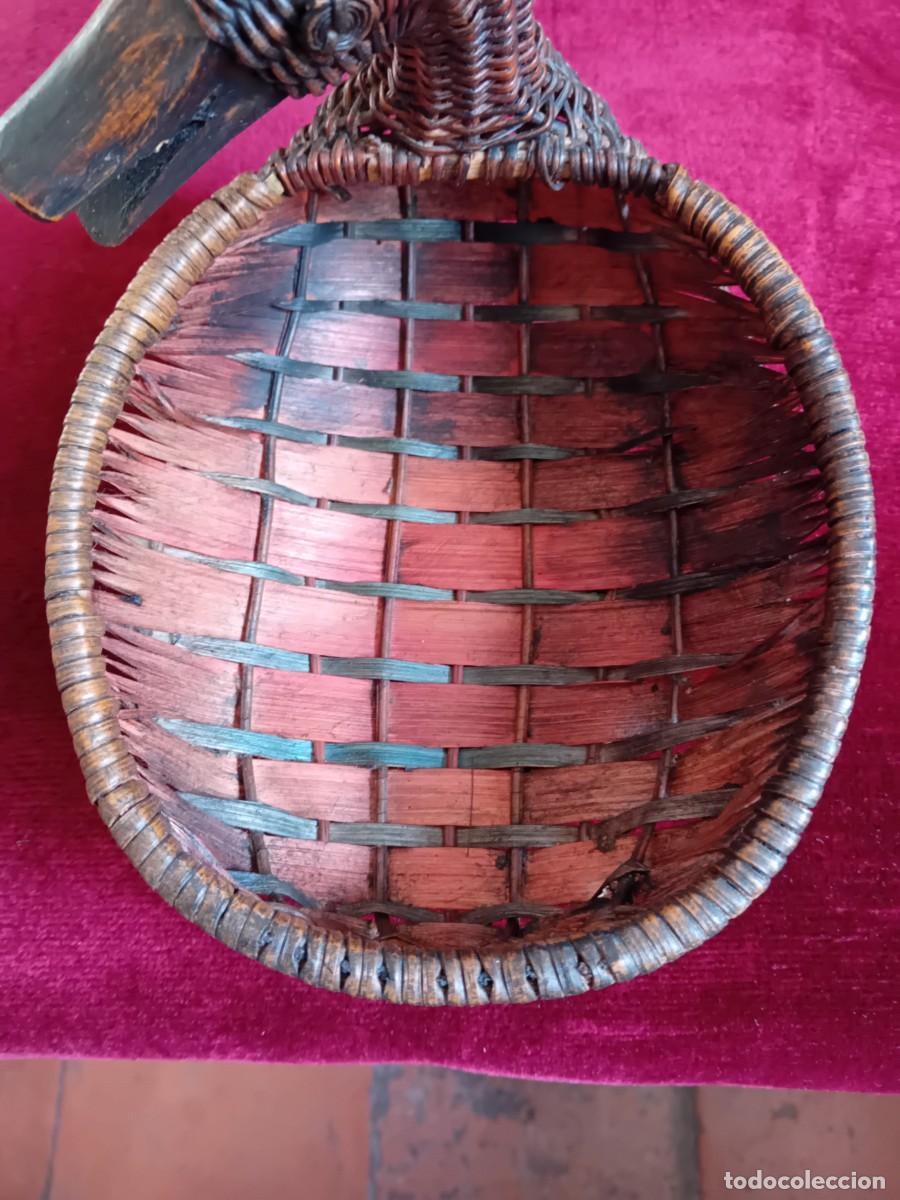 Otros objetos de arte: Pato cesta de mimbre antigua - Foto 5