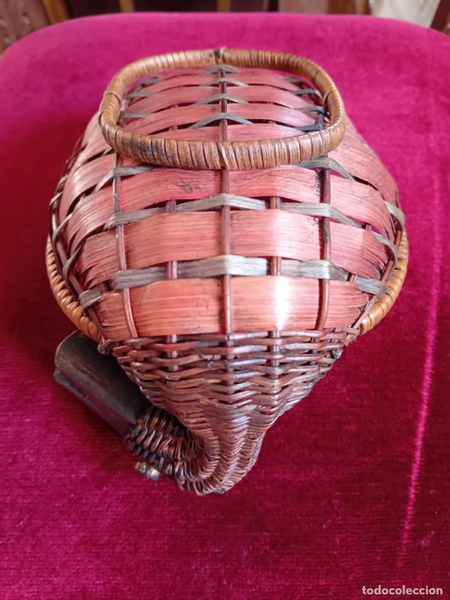 Otros objetos de arte: Pato cesta de mimbre antigua - Foto 6