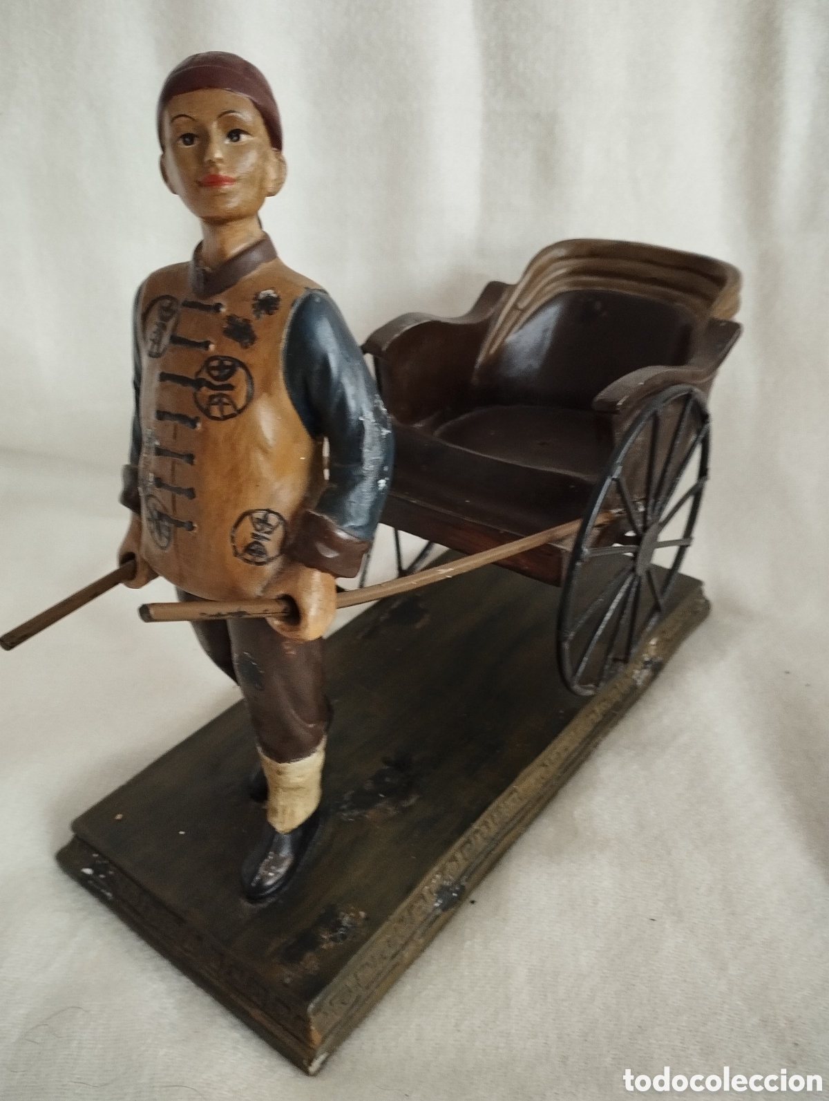 Otros objetos de arte: Antigua Figura Chino con RickShaw. - Foto 1