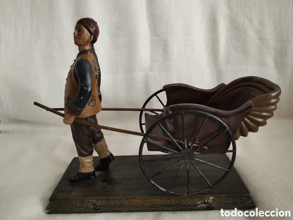 Otros objetos de arte: Antigua Figura Chino con RickShaw. - Foto 3