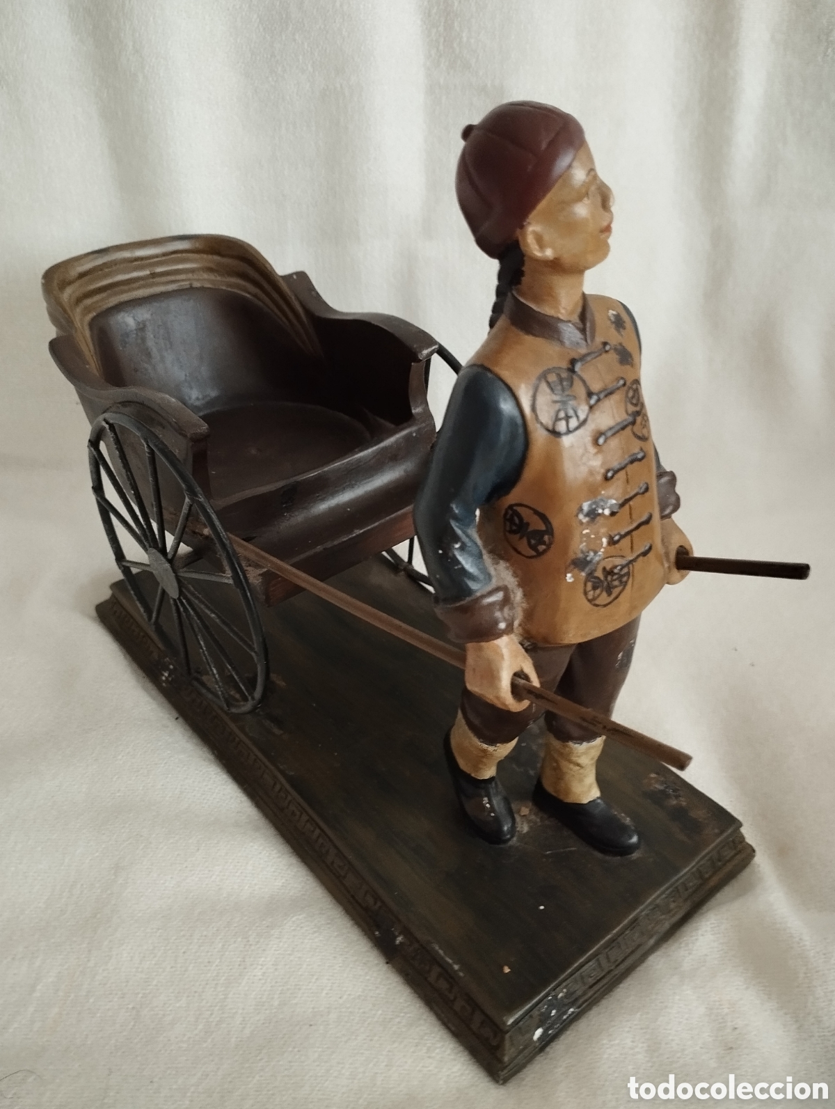 Otros objetos de arte: Antigua Figura Chino con RickShaw. - Foto 2