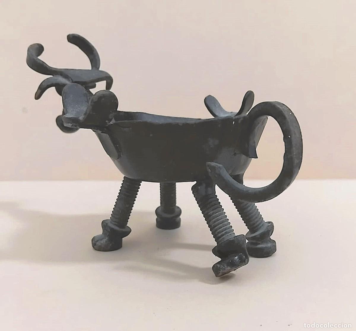 Otros objetos de arte: Candil reconvertido en cenicero de toro - Foto 1