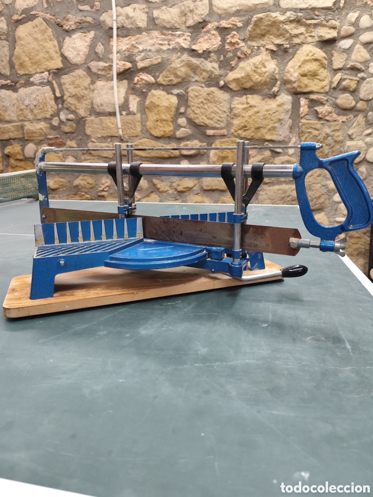 Otros objetos de arte: Ingletadora manual con base de mader - Foto 1