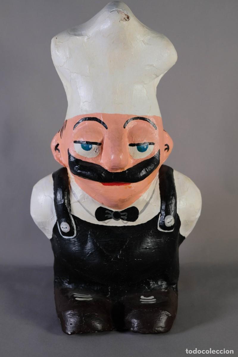 Otros objetos de arte: FIGURA DE CHEF EN CART&Oacute;N PIEDRA - Foto 1