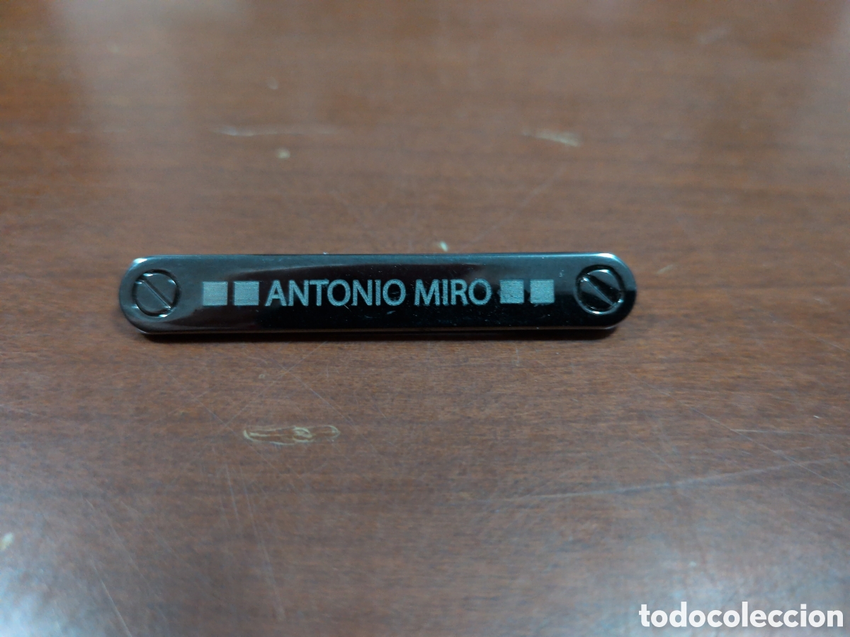 Otros objetos de arte: Placa metalica Antonio Miro - Foto 1