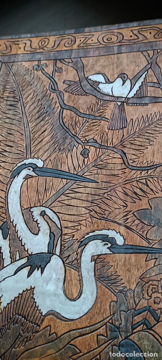 Otros objetos de arte: MADERA TRABAJADA EN RELIEVE CON ESCENA DE AVES - Foto 2