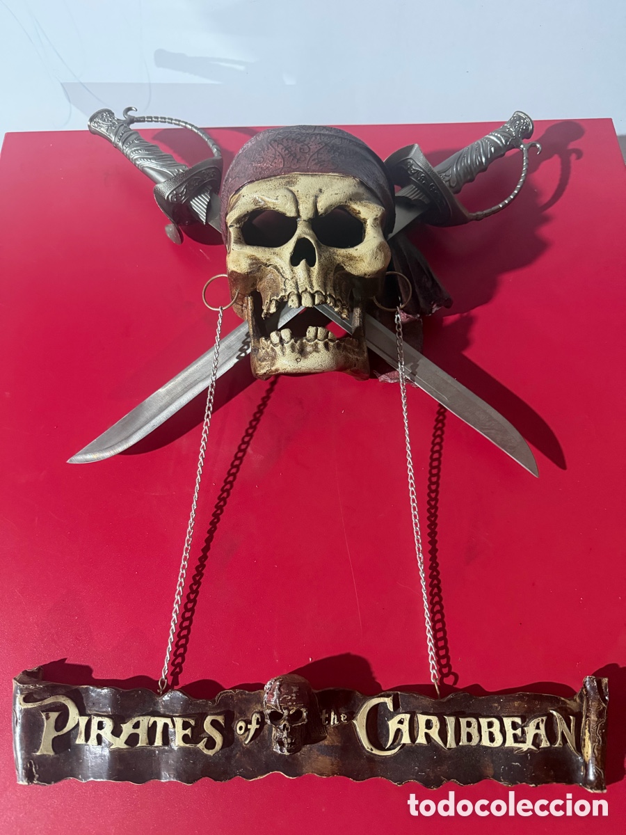 Otros objetos de arte: Calavera Piratas del Caribe con Espadas - Foto 1