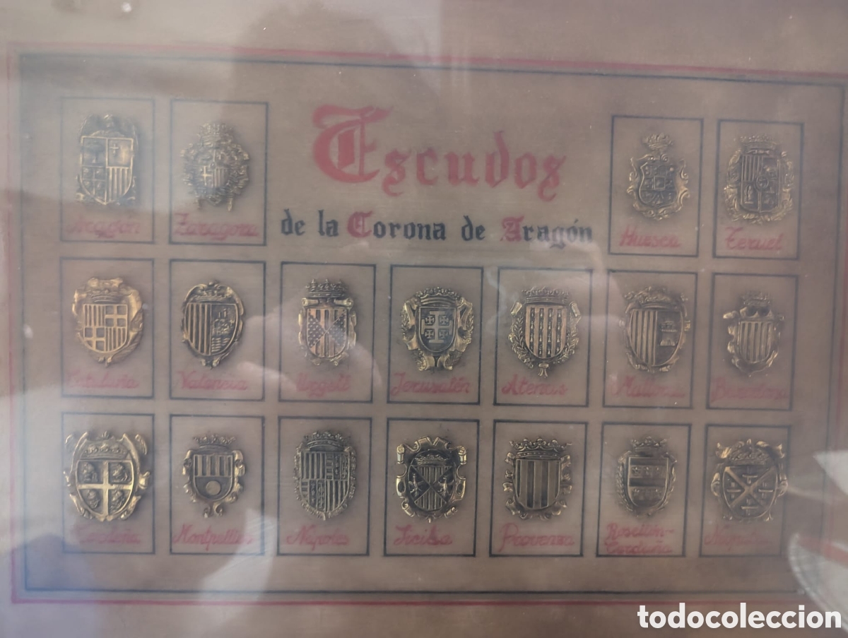 Otros objetos de arte: Cuadro con escudos de Arag&oacute;n, marco ra&iacute;z nogal - Foto 3