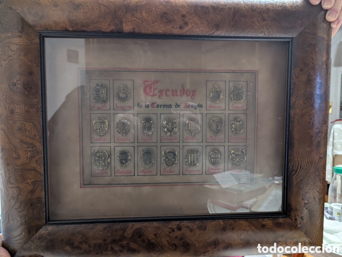 Otros objetos de arte: Cuadro con escudos de Arag&oacute;n, marco ra&iacute;z nogal - Foto 7