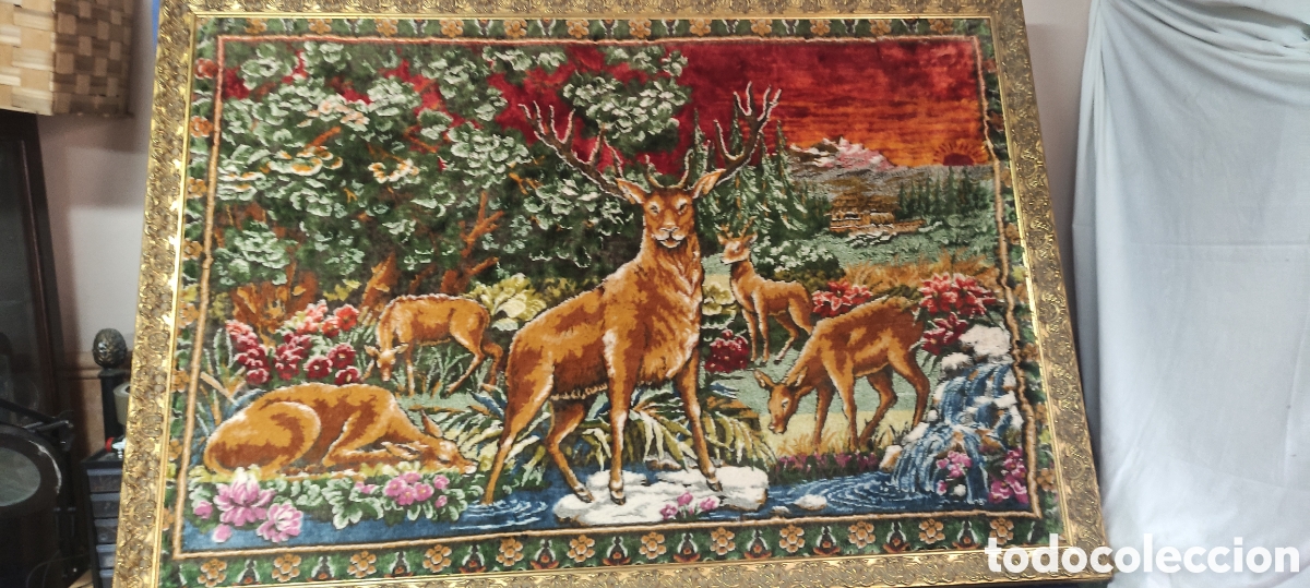 Otros objetos de arte: Antiguo tapiz ciervos - Foto 2