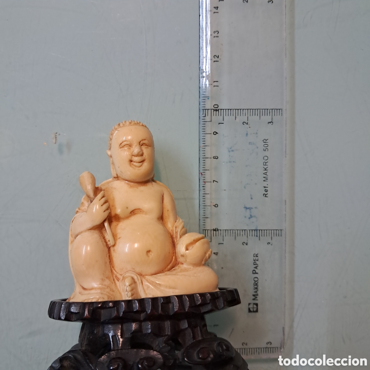 Otros objetos de arte: Buda en marfil sobre peana madera - Foto 2