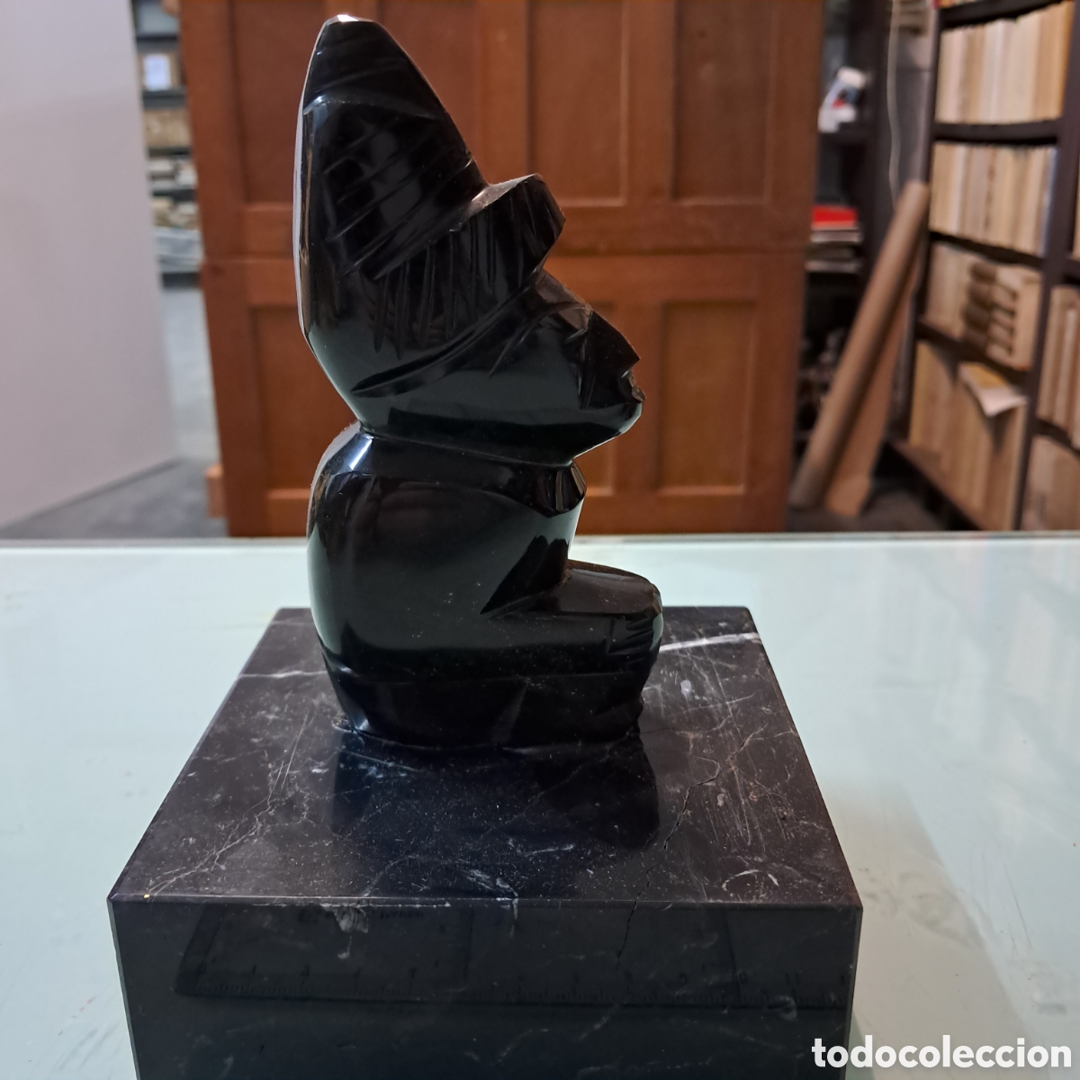 Otros objetos de arte: Figura de totem nativo en onix - Foto 1