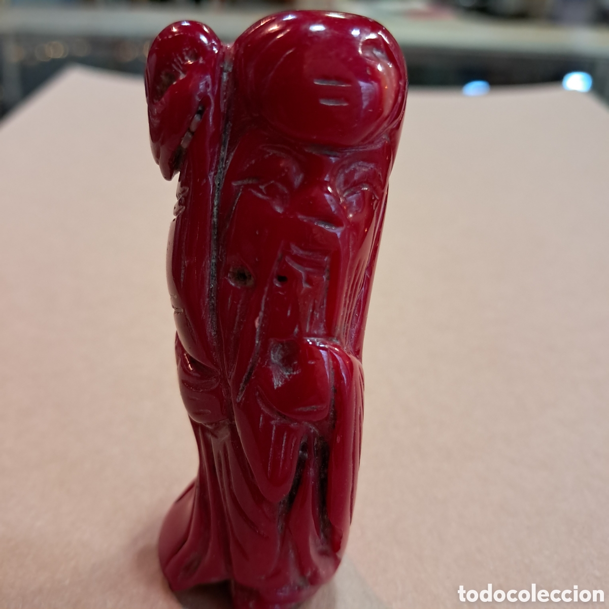 Otros objetos de arte: Monje tallado en coral rojo - Foto 2