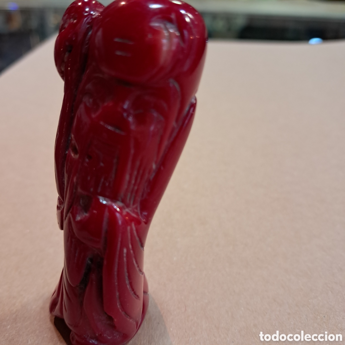 Otros objetos de arte: Monje tallado en coral rojo - Foto 3