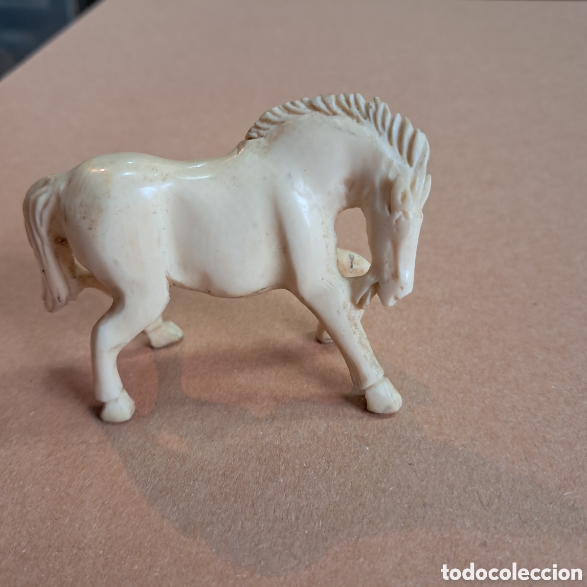 Otros objetos de arte: Netsuke caballo tallado en marfil - Foto 1